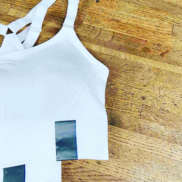 2pack all in motion sports bra size large - Picture 4 of 5